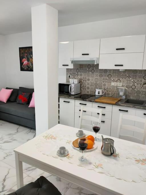 Apartament Flamingo Z Basenem Торрев'єха Екстер'єр фото